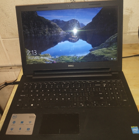 Laptop - Picture 2 of 3